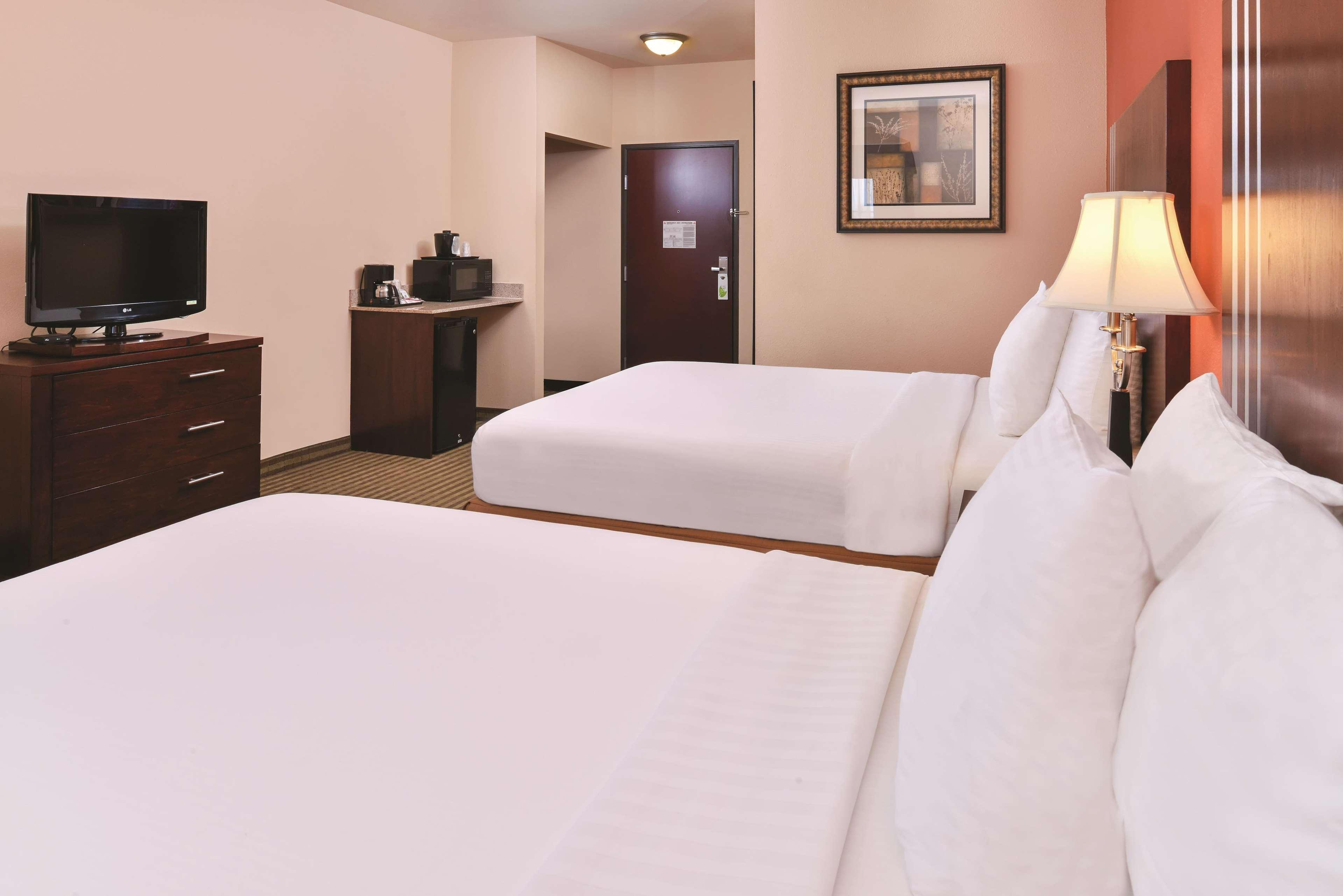 La Quinta By Wyndham Woodward Hotel Exterior photo