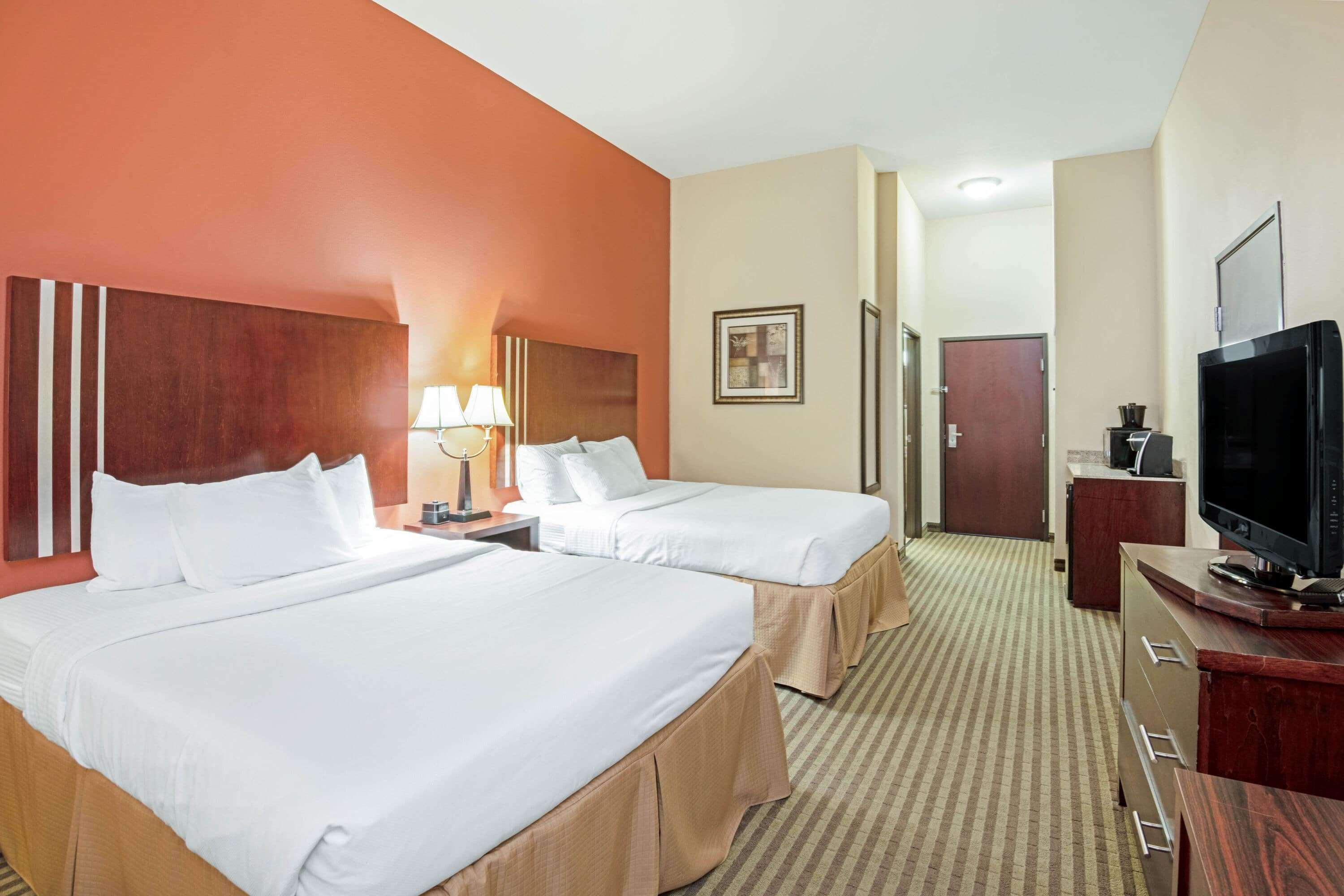 La Quinta By Wyndham Woodward Hotel Exterior photo