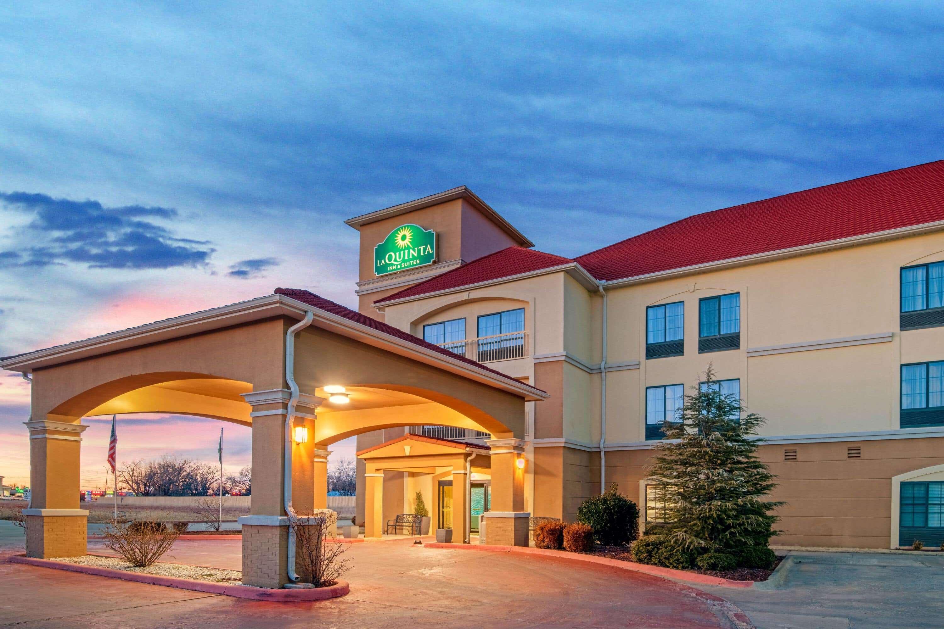 La Quinta By Wyndham Woodward Hotel Exterior photo