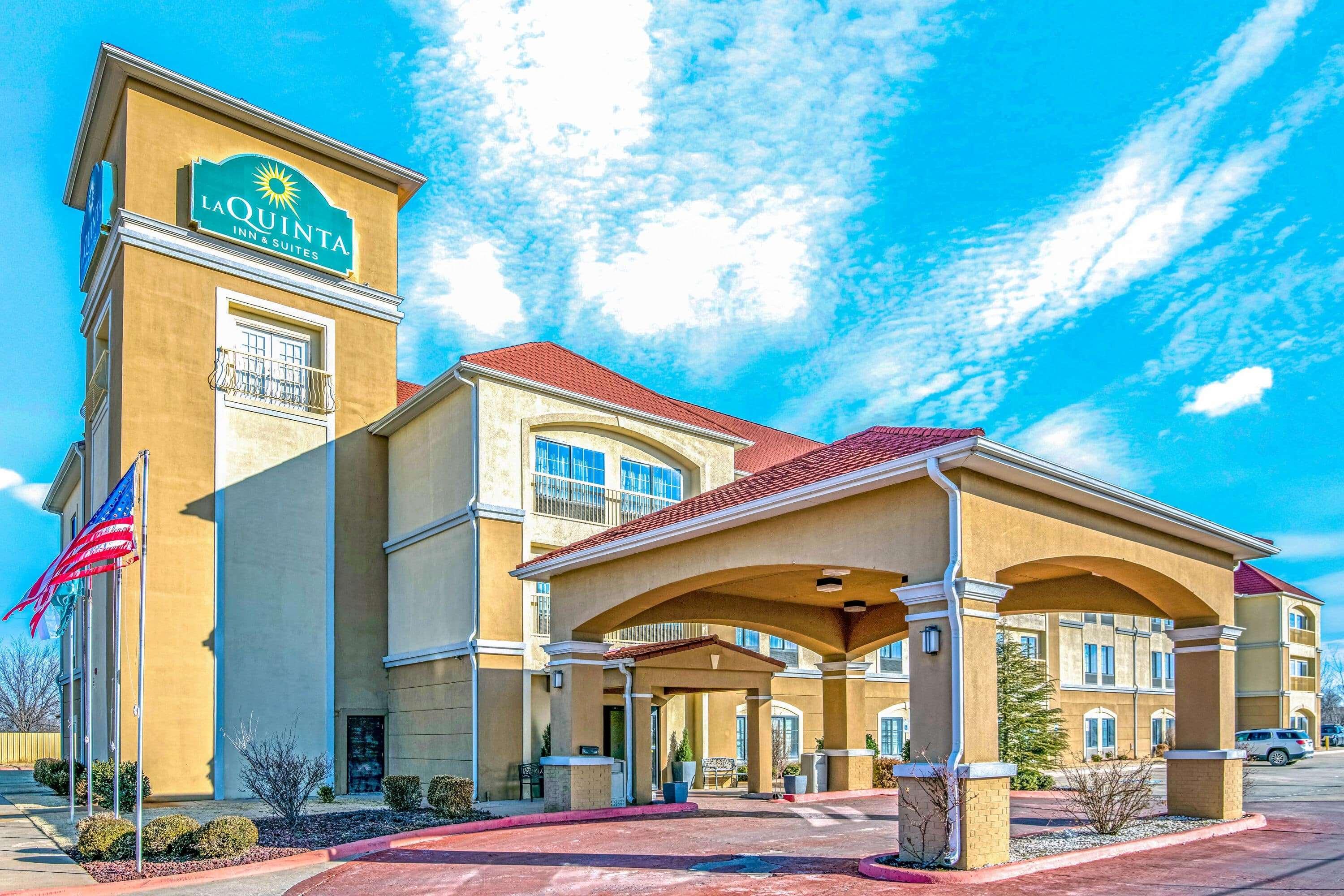 La Quinta By Wyndham Woodward Hotel Exterior photo