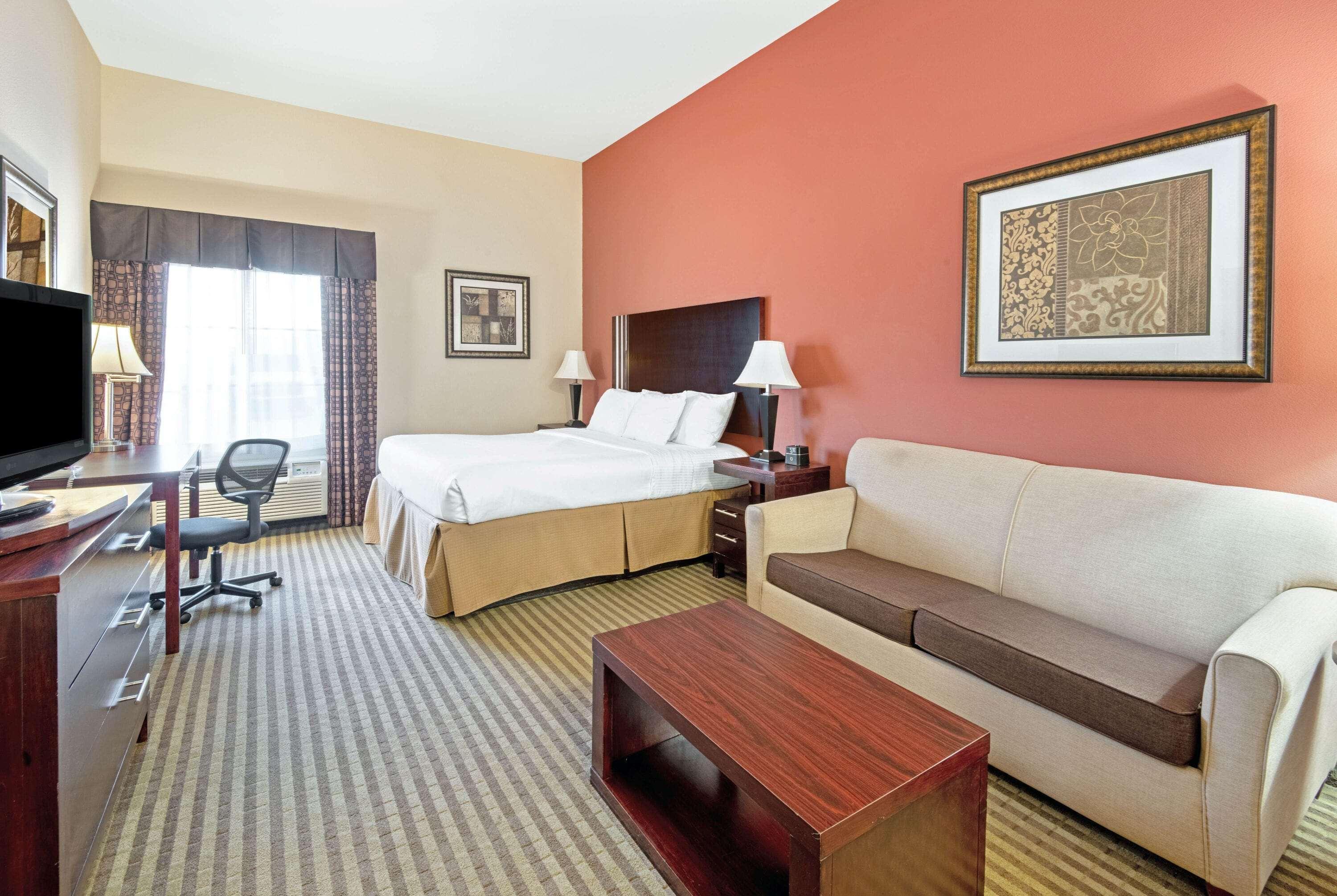La Quinta By Wyndham Woodward Hotel Exterior photo