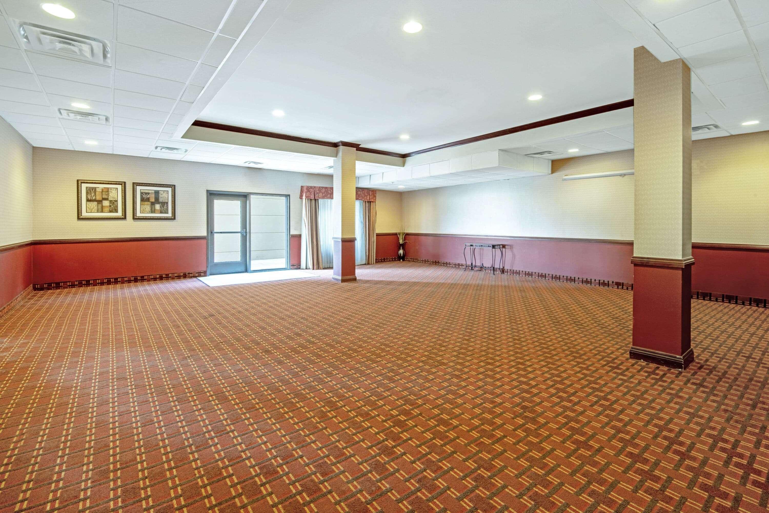La Quinta By Wyndham Woodward Hotel Exterior photo